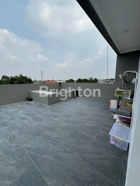 image RUMAH 3 LANTAI, LT 146M LB 280M CIBUBUR RP 1,8M NEGO (2)