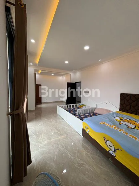 image RUMAH 3 LANTAI, LT 146M LB 280M CIBUBUR RP 1,8M NEGO (4)