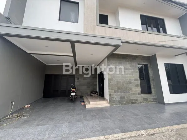 image RUMAH 3 LANTAI, LT 146M LB 280M CIBUBUR RP 1,8M NEGO (8)