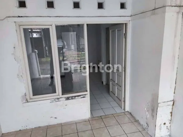 image RUMAH STRATEGIS DI PURIMAS SURABAYA (3)