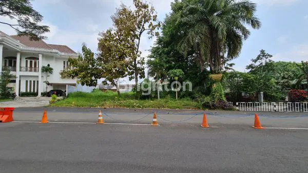 TANAH LUAS 563M² DI IJEN KOTA MALANG