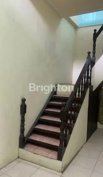 image RUMAH 2 LANTAI CUMA SELANGKAH KE RS HERMINA (6)