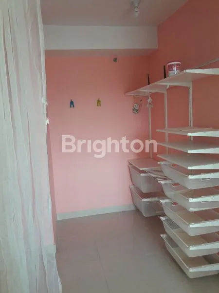 image DI JUAL 1 UNIT APARTMENT LUAS TANAH 35 M2\N\N\UD83D\UDCCD LOKASI SANGAT STRATEGIS\NTEPAT DI DEPAN HALTE TRANSJAKARTA RAWA BUAYA DAN HANYA:\N\UD83D\UDEE3 500 M KE MALL DAAN MOGOT\N\UD83D\UDEE3 700 M KE AKSES TOL JORR W1 & W2\N\UD83D\UDE89 DEKAT STASIUN KRL (4)