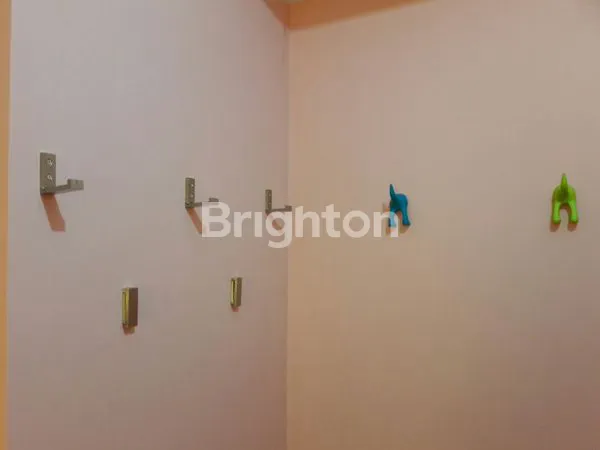 image DI JUAL 1 UNIT APARTMENT LUAS TANAH 35 M2\N\N\UD83D\UDCCD LOKASI SANGAT STRATEGIS\NTEPAT DI DEPAN HALTE TRANSJAKARTA RAWA BUAYA DAN HANYA:\N\UD83D\UDEE3 500 M KE MALL DAAN MOGOT\N\UD83D\UDEE3 700 M KE AKSES TOL JORR W1 & W2\N\UD83D\UDE89 DEKAT STASIUN KRL (3)