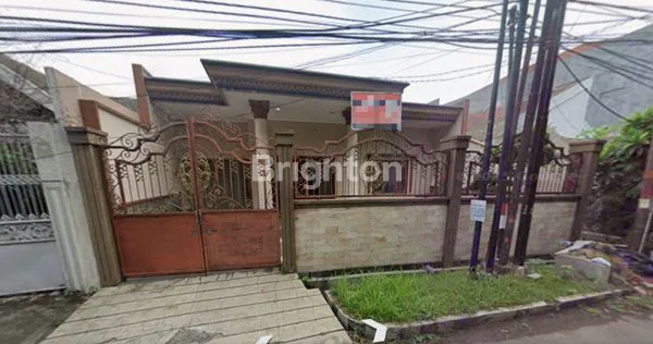 image RUMAH LOKASI STRATEGIS DI RAYA SUKOMANUNGGAL JAYA SURABAYA BARAT (1)
