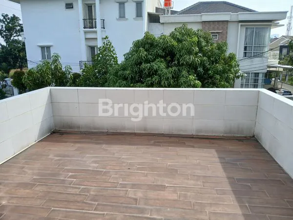 image RUMAH HOOK MEWAH 2 LANTAI SIAP HUNI JAKARTA BARAT (5)