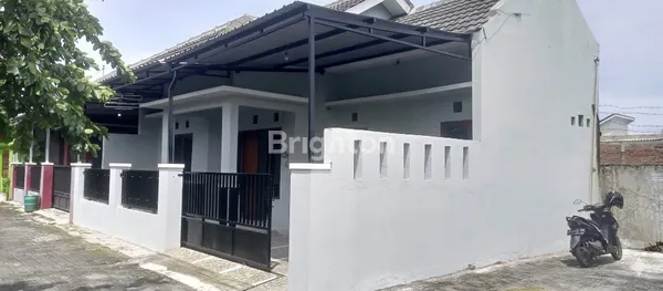 image RUMAH SIAP HUNI DI DALAM PERUMAHAN DEKAT EMBARKASI HAJI (1)