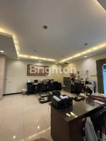 image RUMAH STRATEGIS DI JALAN RAYA BIBIS KARAH SURABAYA (3)