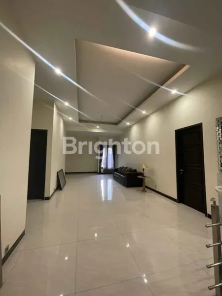 image RUMAH STRATEGIS DI JALAN RAYA BIBIS KARAH SURABAYA (7)