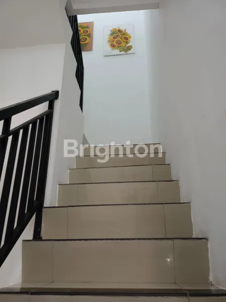 image TURUN HARGA BUTUH CEPAT LAKU RUMAH GREEN SEMANGGI SURABAYA DEKAT MERR (6)