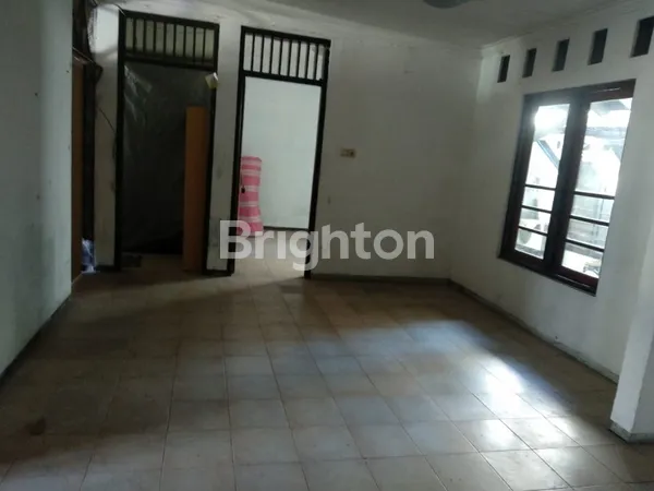 image RUMAH SEMAMPIR TENGAH DEKAT KAMPUS LINGKUNGAN NYAMAN (6)