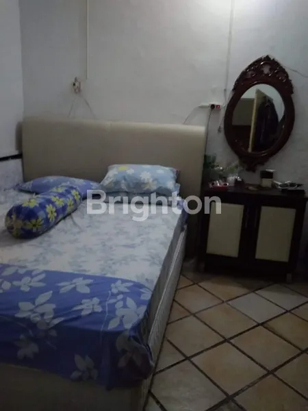 image RUMAH SEMAMPIR TENGAH DEKAT KAMPUS LINGKUNGAN NYAMAN (7)