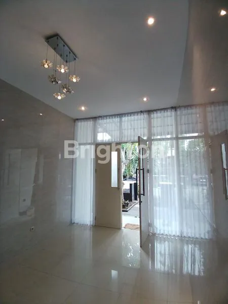 image DISEWAKAN RUMAH SEMI FURNISH (1)