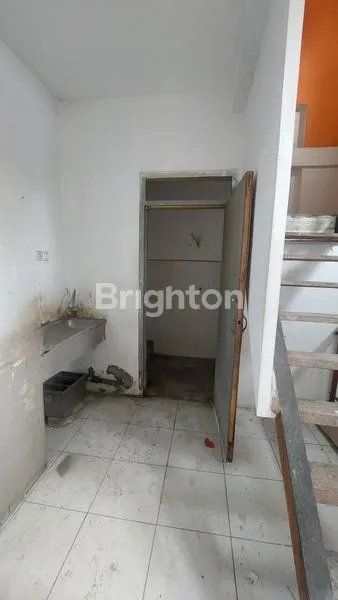 image RUKO 3 LANTAI STRATEGIS DI SERENGAN (3)