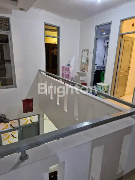 image RUMAH 2 LANTAI BESAR DI TAMAN PALEM LESTARI – LT 136 LB 350, HADAP BARAT DAYA, SIAP HUNI (3)