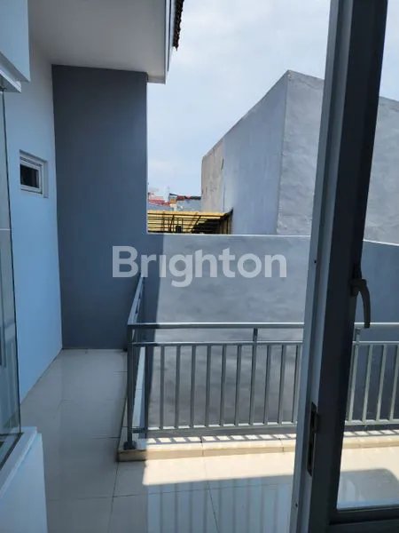 image RUMAH BARU GRESS DEKAT WM KALIJUDAN (2)