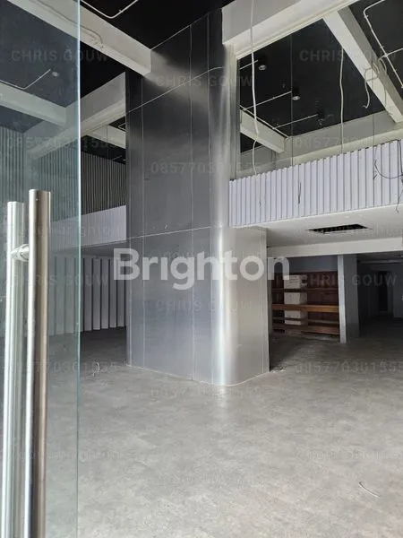 image DISEWAKAN EX SHOWROOM TOKO RUKO BANGUNAN JALAN PANJANG KEBON JERUK JAKARTA BARAT SORUM (2)