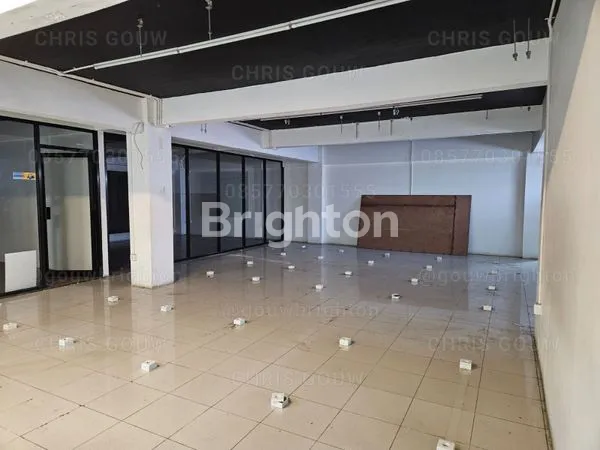 image DISEWAKAN EX SHOWROOM TOKO RUKO BANGUNAN JALAN PANJANG KEBON JERUK JAKARTA BARAT SORUM (8)