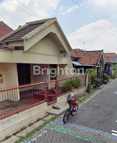 RUMAH LUAS 350M² DEKAT TOL & PUSAT KOTA