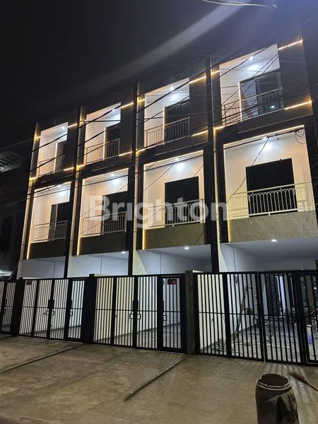 image RUMAH BARU 3 LANTAI • 5 KT • ROW 3 MOBIL • HADAP UTARA \U2728 (5)