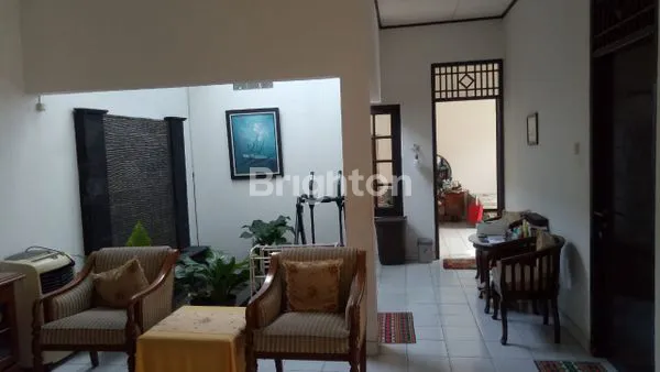 image JUAL RUMAH LUAS DAN NYAMAN DI LOKASI STRATEGIS (1)