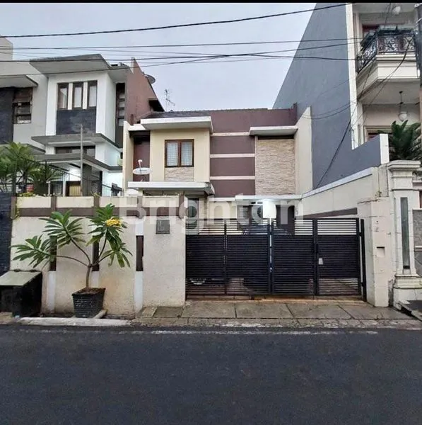 image RUMAH 2 LANTAI NON-CLUSTER DI PALBATU, MENTENG DALAM, TEBET – JAKARTA SELATAN (1)