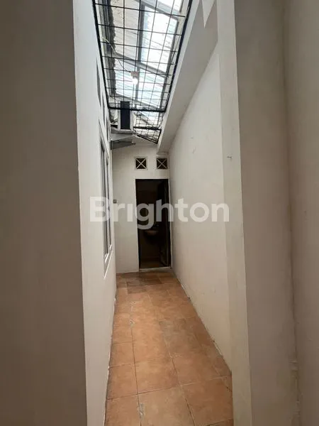 image RUMAH 154M² DI TAMAN KENARI, 3+1 KT, AKSES MUDAH (6)