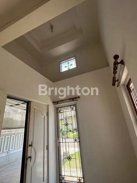 image RUMAH 154M² DI TAMAN KENARI, 3+1 KT, AKSES MUDAH (4)