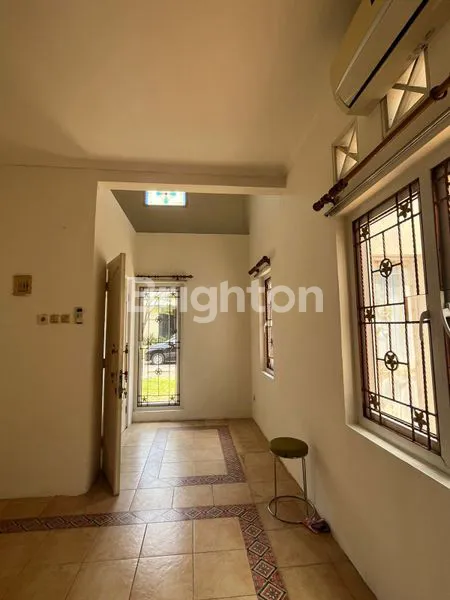image RUMAH 154M² DI TAMAN KENARI, 3+1 KT, AKSES MUDAH (3)
