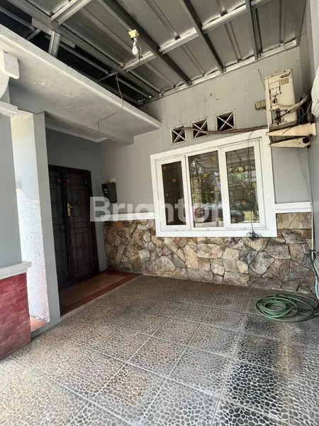 image RUMAH 154M² DI TAMAN KENARI, 3+1 KT, AKSES MUDAH (2)