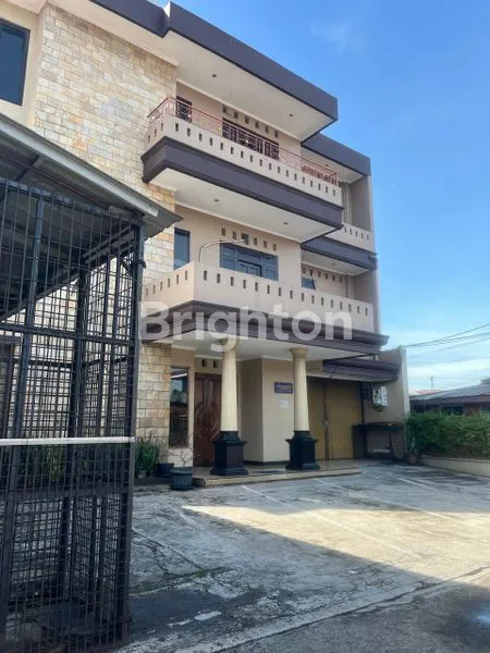 image GEDUNG  RUKO 3 LANTAI DI PAHLAWAN REVOLUSI (1)