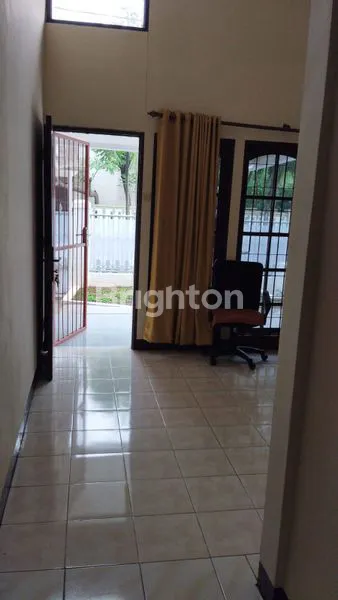 RUMAH DISEWAKAN DI PONDOK INDAH JAKARTA SELATAN.