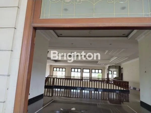 image RUMAH MEWAH KERTAJAYA INDAH SURABAYA (2)