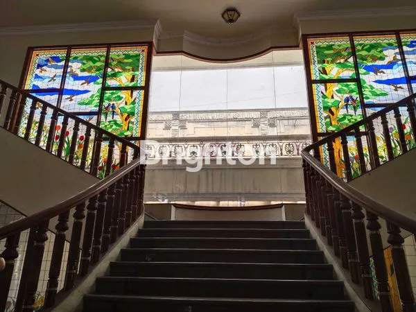 image RUMAH MEWAH KERTAJAYA INDAH SURABAYA (3)