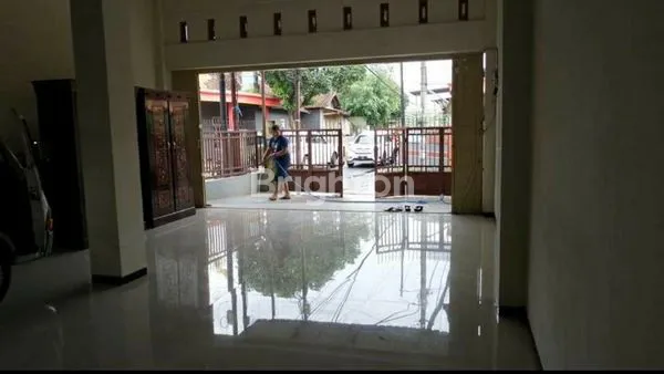 image RUMAH DENGAN 3 KT SIAP HUNI KONDISI BAGUS TERAWAT DI AREA IKAN-IKAN KOTA MALANG (2)