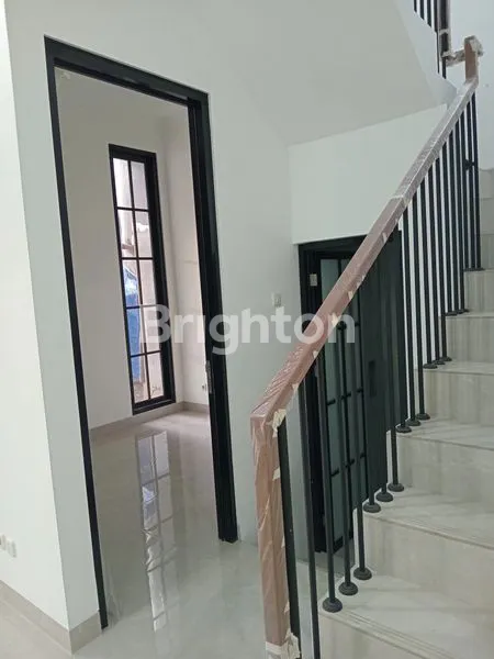 image BAMBU APUS JAKARTA TIMUR RUMAH 3 LANTAI DIJUAL CEPAT (4)