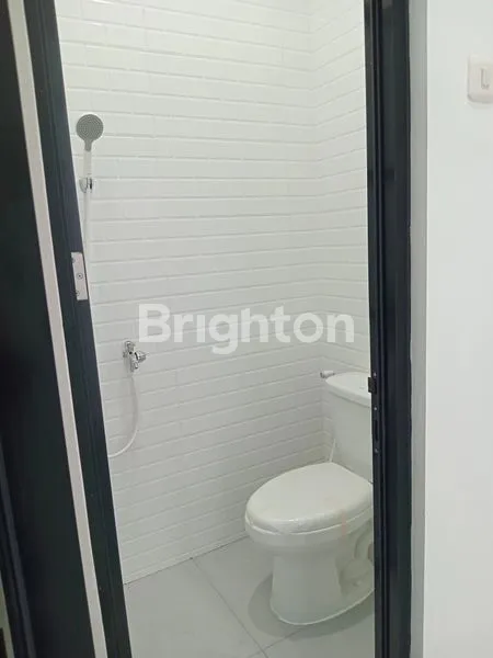 image BAMBU APUS JAKARTA TIMUR RUMAH 3 LANTAI DIJUAL CEPAT (8)