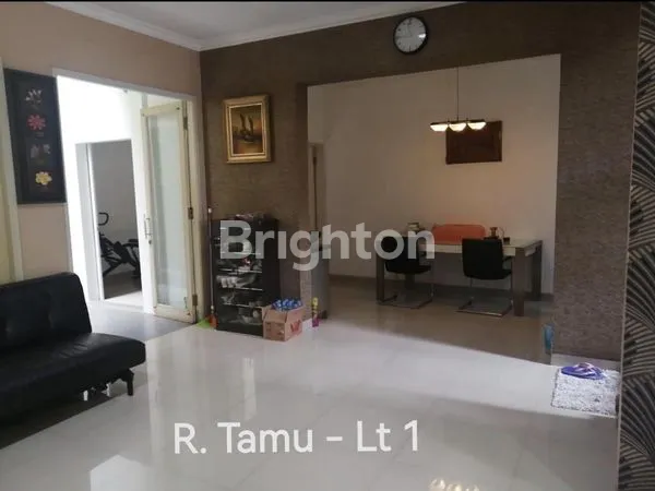 image RUMAH MEWAH 5+1 KT, LT 175M² DI GADING SERPONG (4)