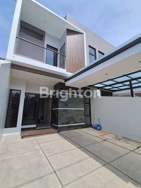 image RUMAH 2 LANTAI STRATEGIS DEKAT MALL & RS (1)