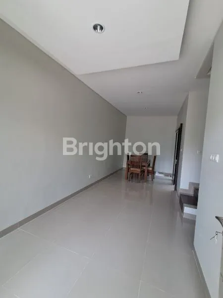 image RUMAH 2 LANTAI STRATEGIS DEKAT MALL & RS (3)