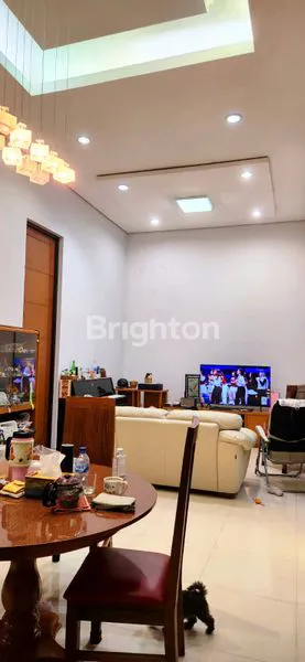 image RUMAH 2½ LANTAI 306M² CARPORT 2 MOBIL DI SUNTER AGUNG JAKARTA UTARA (6)