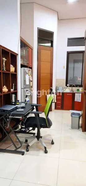 image RUMAH 2½ LANTAI 306M² CARPORT 2 MOBIL DI SUNTER AGUNG JAKARTA UTARA (5)