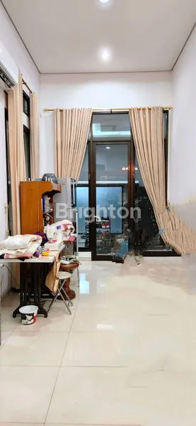image RUMAH 2½ LANTAI 306M² CARPORT 2 MOBIL DI SUNTER AGUNG JAKARTA UTARA (3)