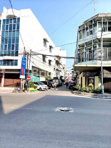 image DI SEWAKAN. RUMAH GANDENG JL. GARUT. HANYA 50 METER DARI JL. MT HARYONO & UNILAND PLAZA (4)