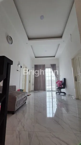 image RUMAH CANTIK MINIMALIS CENGKARENG LT 121 LB 160 (2)