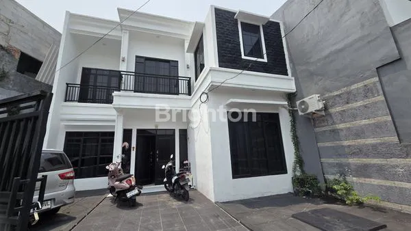 RUMAH CANTIK MINIMALIS CENGKARENG LT 121 LB 160