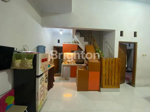 image RUMAH MODERN 1.5 LANTAI DI JOGJA KOTA – LOKASI STRATEGIS, VIEW SAWAH ASRI, SIAP HUNI! (5)