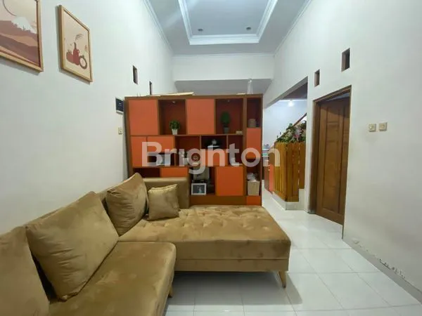image RUMAH MODERN 1.5 LANTAI DI JOGJA KOTA – LOKASI STRATEGIS, VIEW SAWAH ASRI, SIAP HUNI! (4)