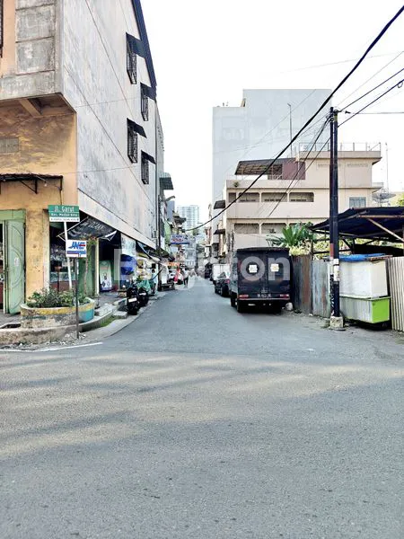 image DISEWAKAN RUMAH GANDENG TUA JALAN GARUT HARGA BISA DISESUAIKAN (NEGOSIASI) (6)