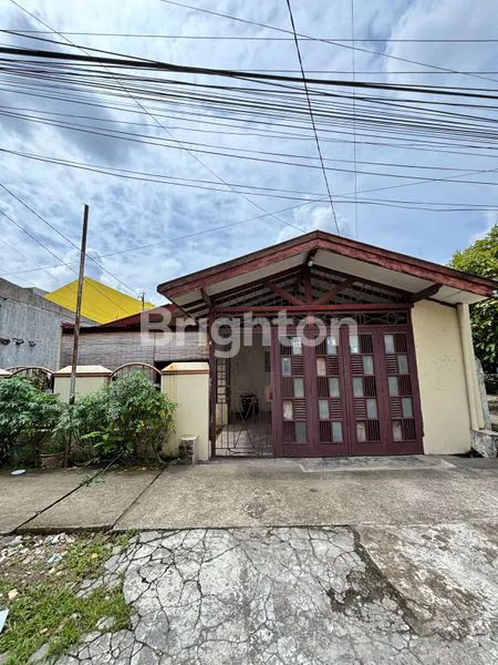 image RUMAH MEGAH 2 LANTAI 8 KT DI JOHOR MEDAN (1)